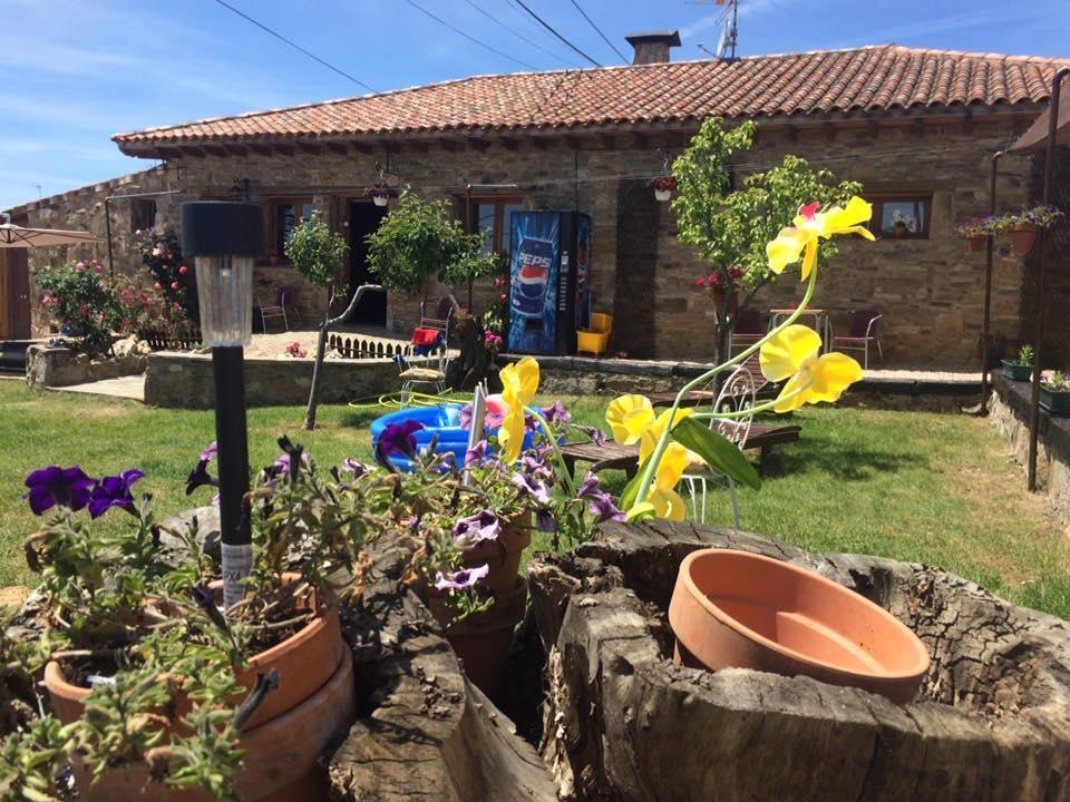 Albergue De Peregrinos- La Casa Del Camino Valverde de la Virgen Exterior photo